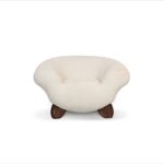 Poltrona Carpe Com Pés de Madeira Eucalipto