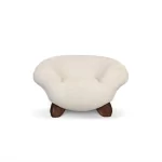 Poltrona Carpe Com Pés de Madeira Eucalipto