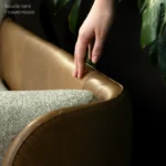 Sofá Nilo Costas em Couro - Imagem 3